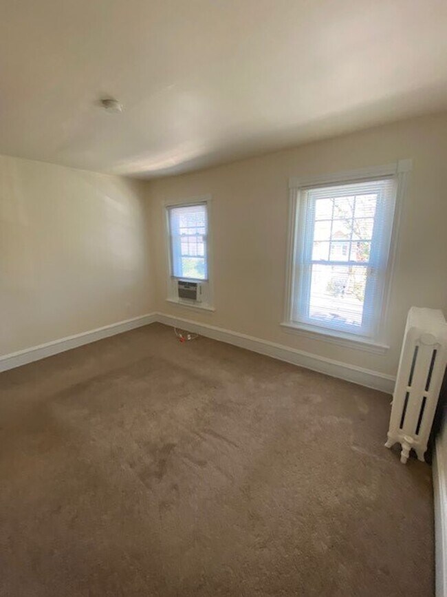 Building Photo - Three Bedroom in West Bethlehem