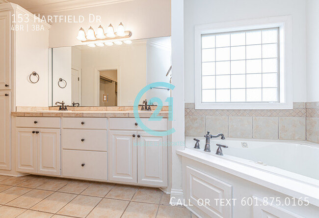 Building Photo - 4 Bed/3 Bath Home in Hartfield