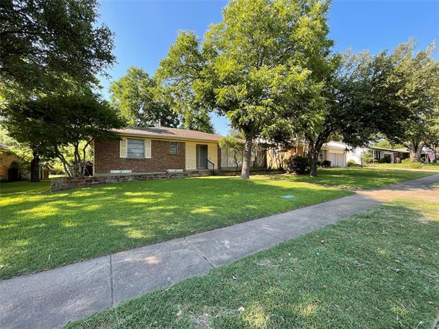 Building Photo - 1303 Northlake Dr