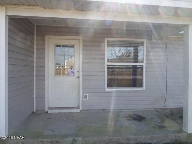 Building Photo - 6321 Winona St