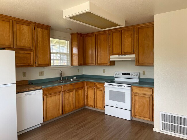 Building Photo - 4065fosd