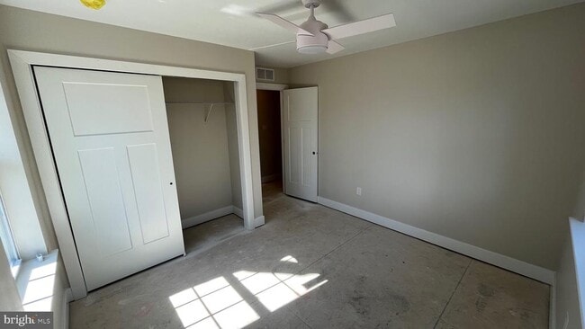 Building Photo - 116 Isabella Dr