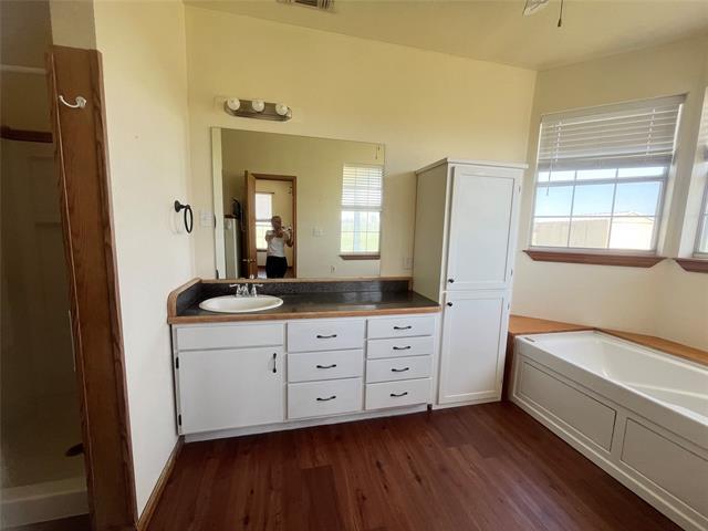 Building Photo - 427 Grover Dallas Rd