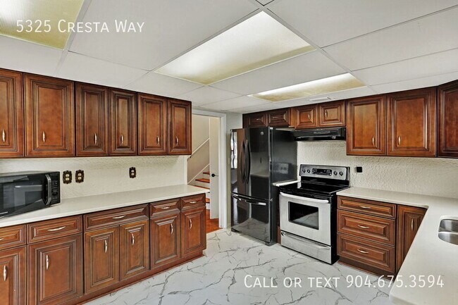 Building Photo - 5325 Cresta Way