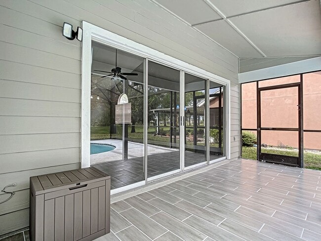 Building Photo - Beautiful 3 Bedroom, 2 Bath POOL Home with 2-Car Garage in the Heart of Hunters Creek!