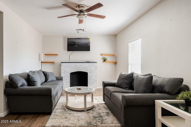 Primary Photo - 1514 E Fillmore St