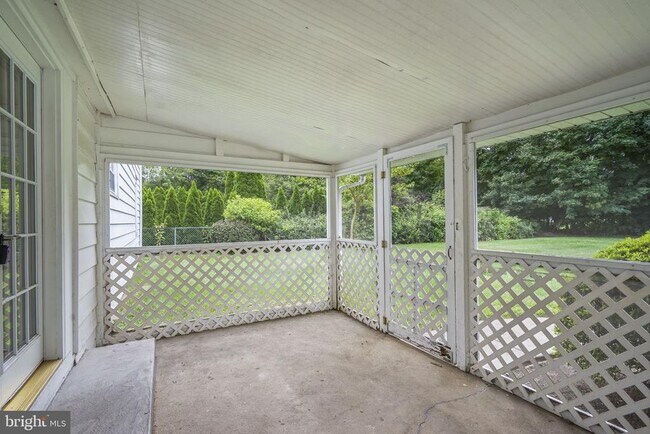 Building Photo - 432 Plainsboro Rd