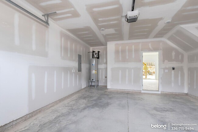 Building Photo - 2120 Opulent Oaks Ln