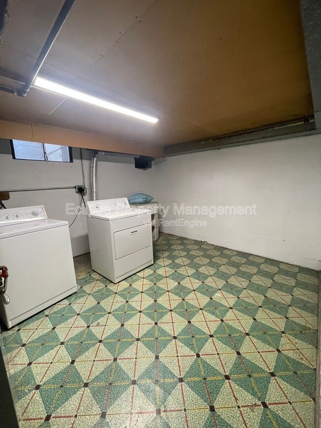 Building Photo - 447 19th St