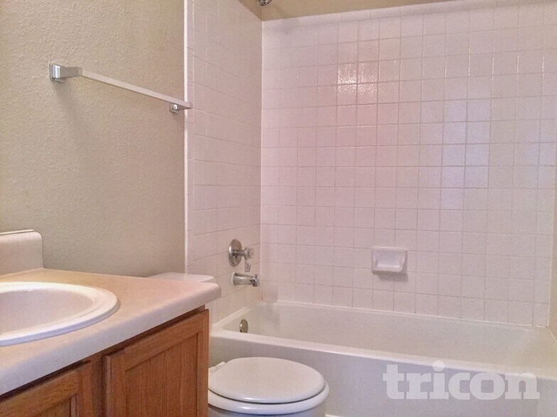 Building Photo - 2162 Mossy Creek Dr