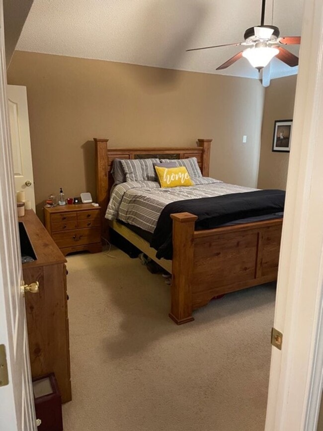 Building Photo - West El Paso 4 Bed 2.5 Bath Refrig A/C