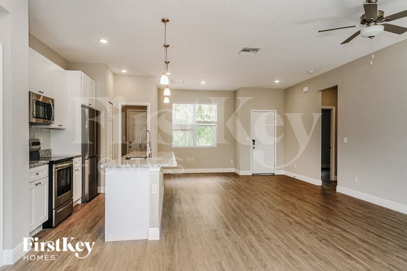 Building Photo - 612 Reading St SE