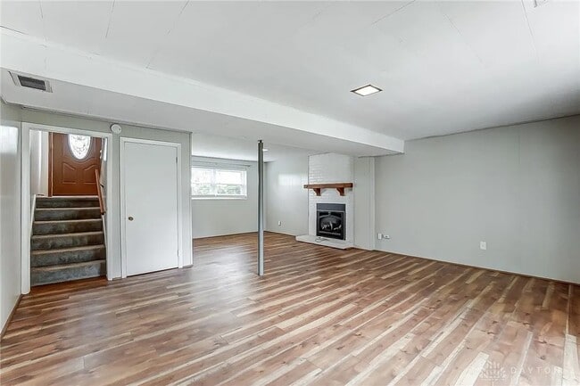 Building Photo - 20 W Funderburg Rd