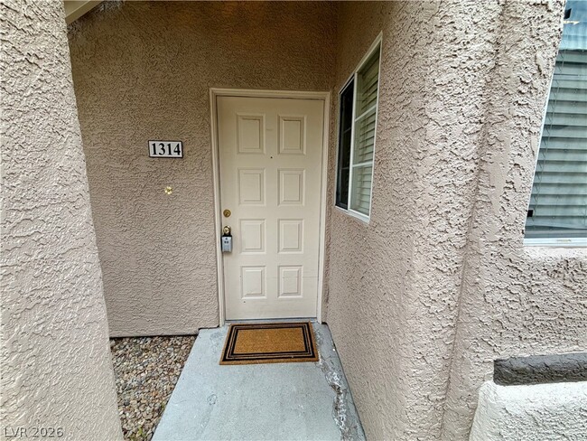 Building Photo - 75 N Valle Verde Dr