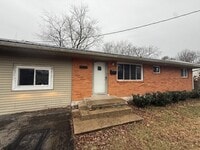 Building Photo - Charming 3 bedroom home located off of Sma...