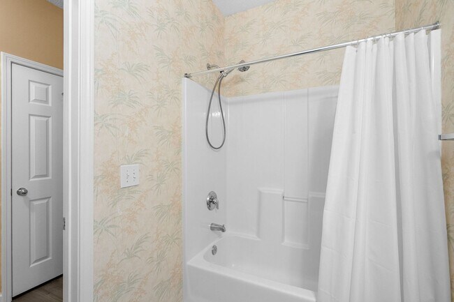 Building Photo - 6015 Catalina Dr