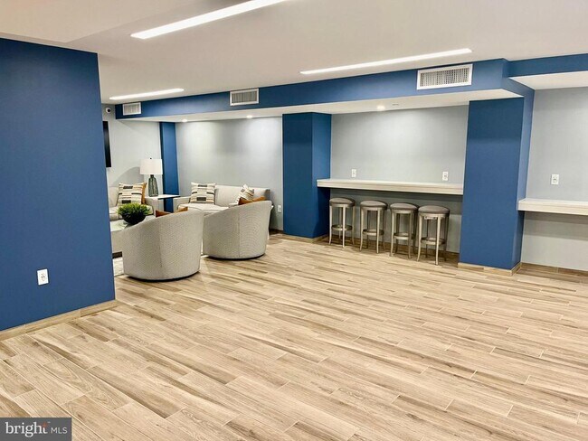 Building Photo - 1808 Old Meadow Rd