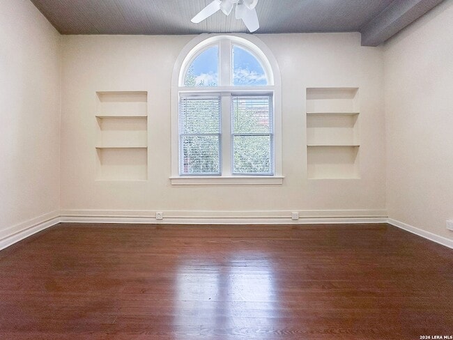 Building Photo - 245 Losoya St