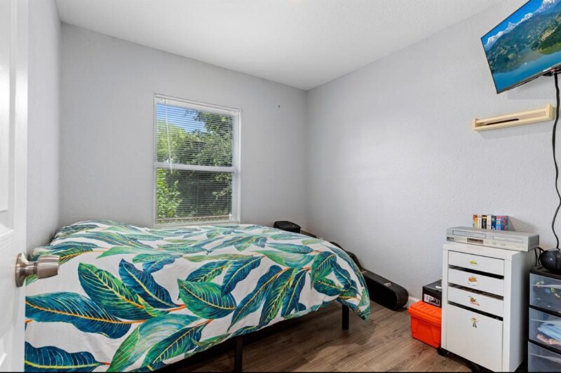 Building Photo - 9413 Clinton Dr