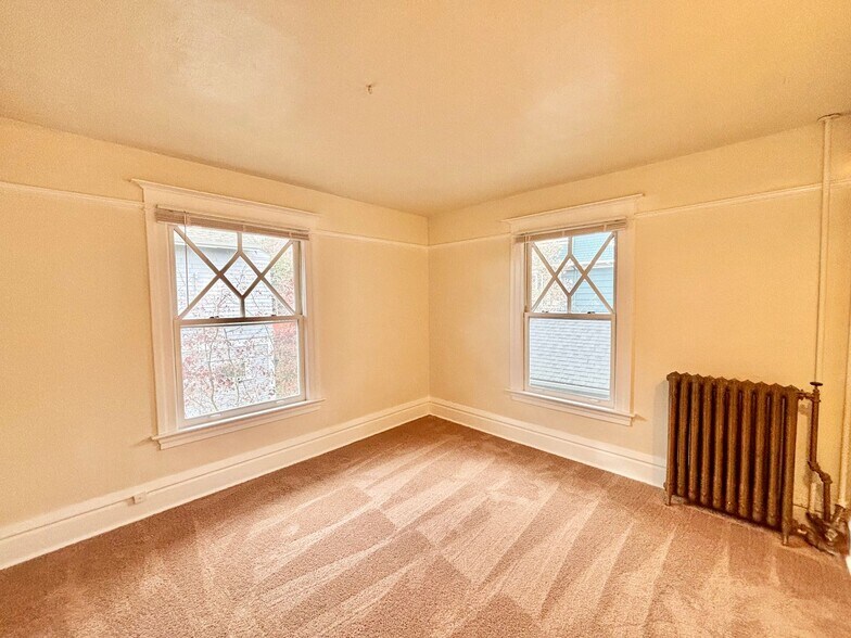 Building Photo - 302 W Olympic Pl