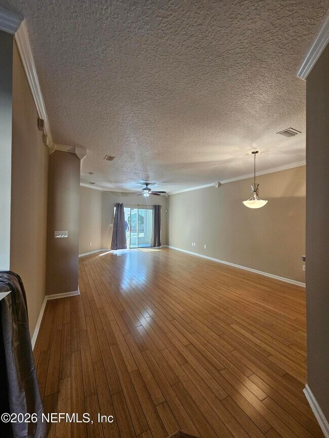 Building Photo - 3888 Summer Grove Way N