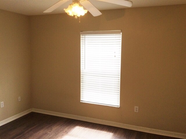 Building Photo - 22750 Marsh Wren Dr