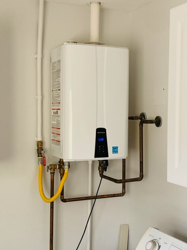 Building Photo - 920 Linwood St