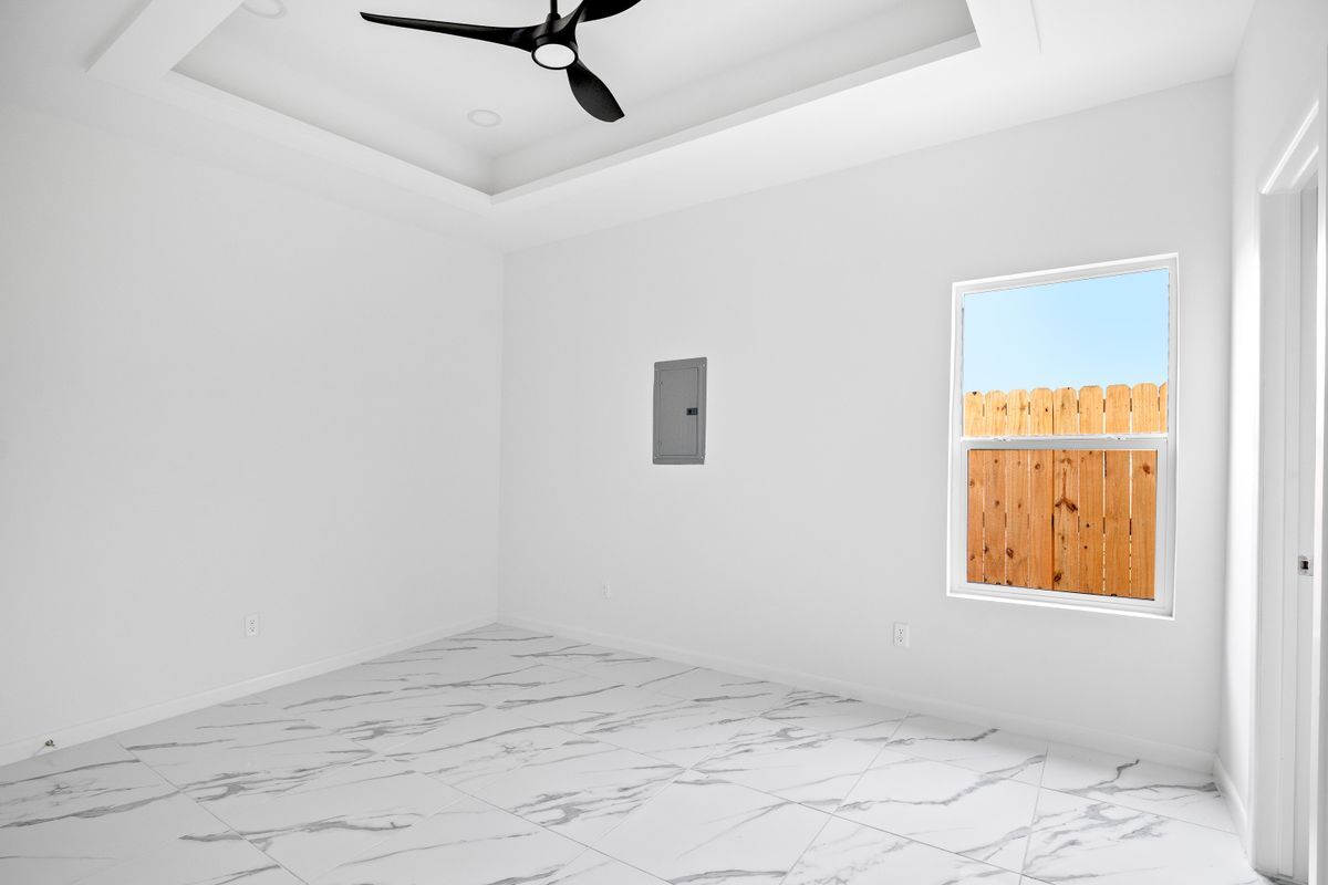 Building Photo - 11502 N 24th St