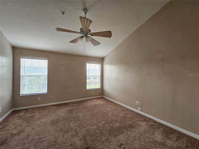 Building Photo - 2927 Pointeview Dr