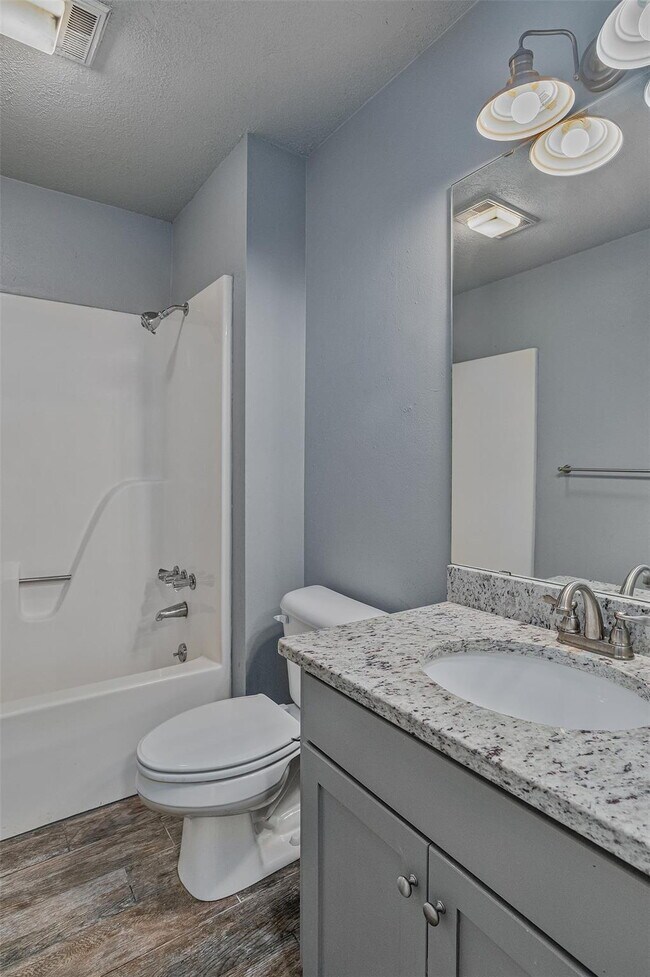 Building Photo - 5804 Catherine Ct