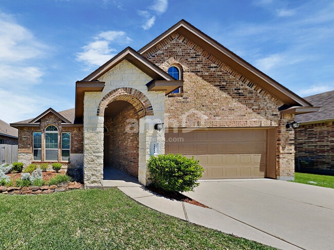 Primary Photo - 21614 Champagne Dr E
