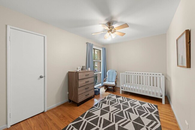 Building Photo - 221 S Linden Ave