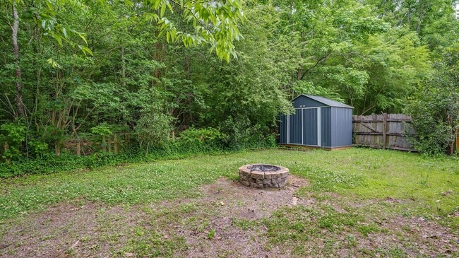 Building Photo - 3 Bedroom 1.5 Bath Home in Holly Court - Goose Creek