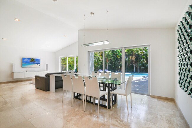 Building Photo - 147 Golden Beach Dr