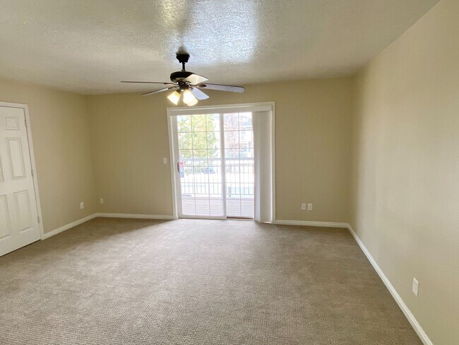 Building Photo - Beautiful 2 Bedroom Condo in North Orem