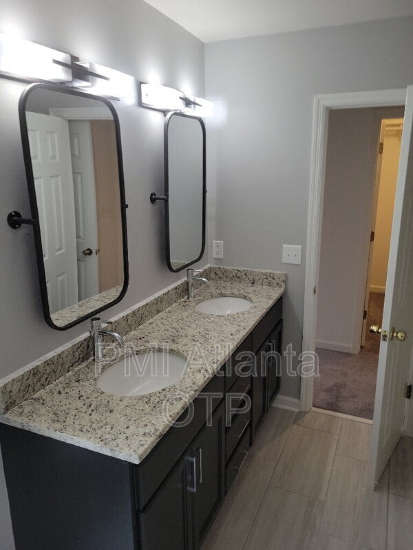Building Photo - 1782 Millview Dr NE