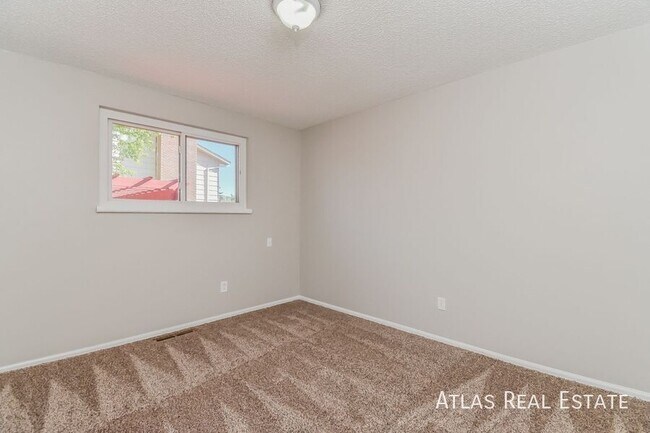Building Photo - 4830 Ranch Dr