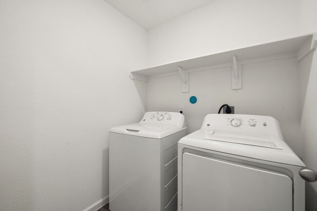 Building Photo - 5819 Bright Keel Dr