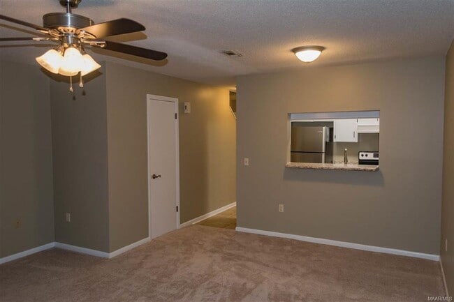 Building Photo - 131 Candlebrook Dr