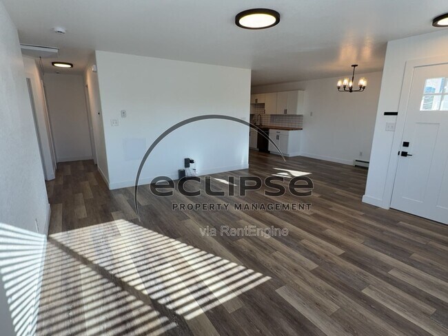 Building Photo - 464 Tara Dr