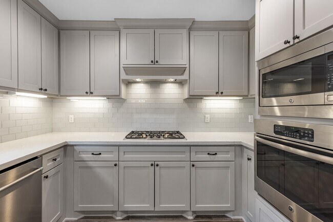 Building Photo - 10211 Candlewood Dr