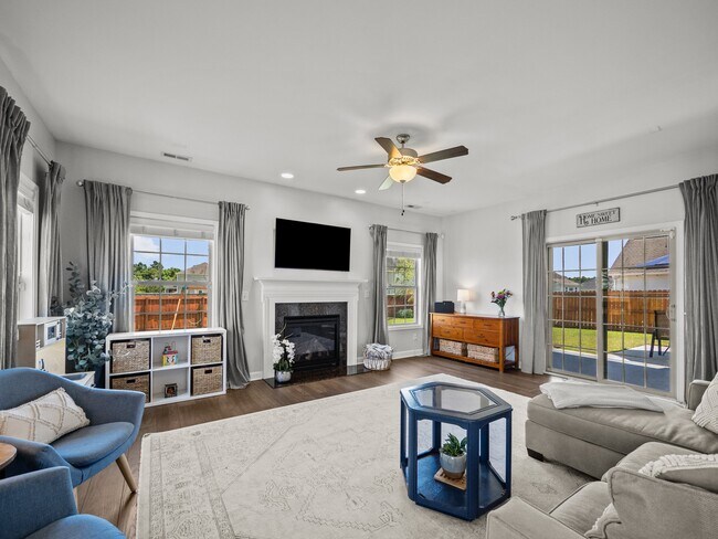 Building Photo - 509 Romper Rd