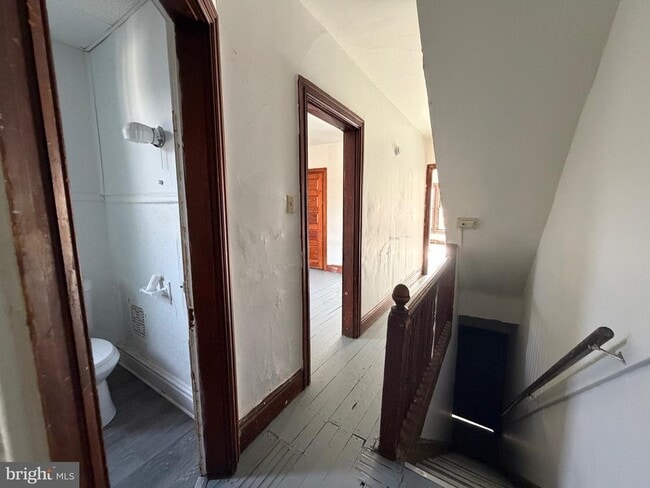 Building Photo - 347 E King St