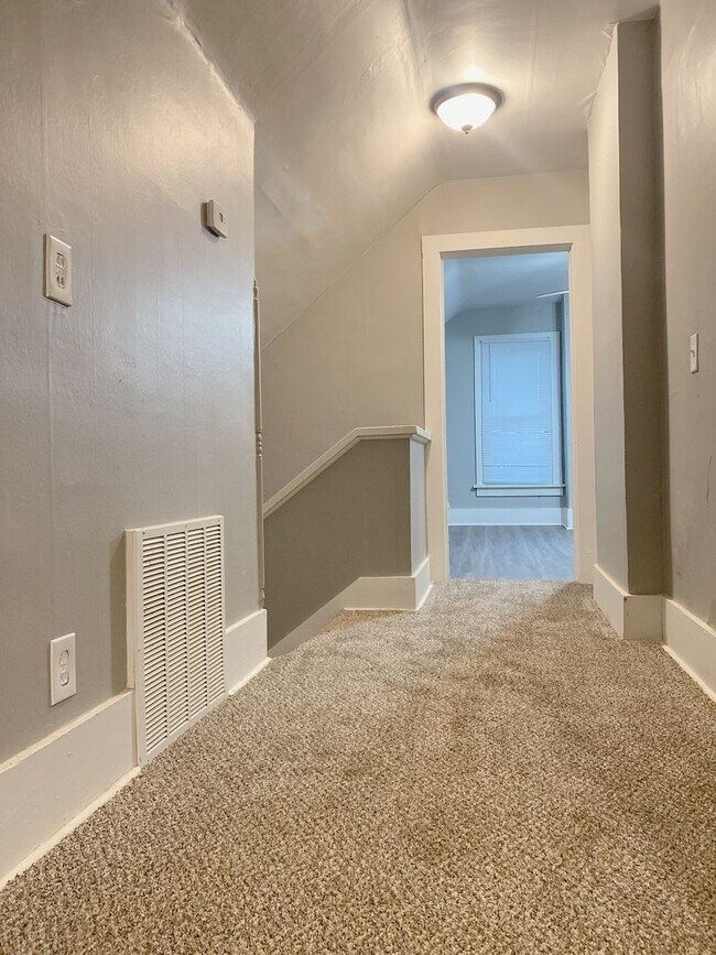 Building Photo - Coming Soon! Updated 4 bed 2 bath house right in the heart of Benson.