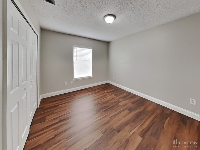 Building Photo - 1559 Guardian Dr