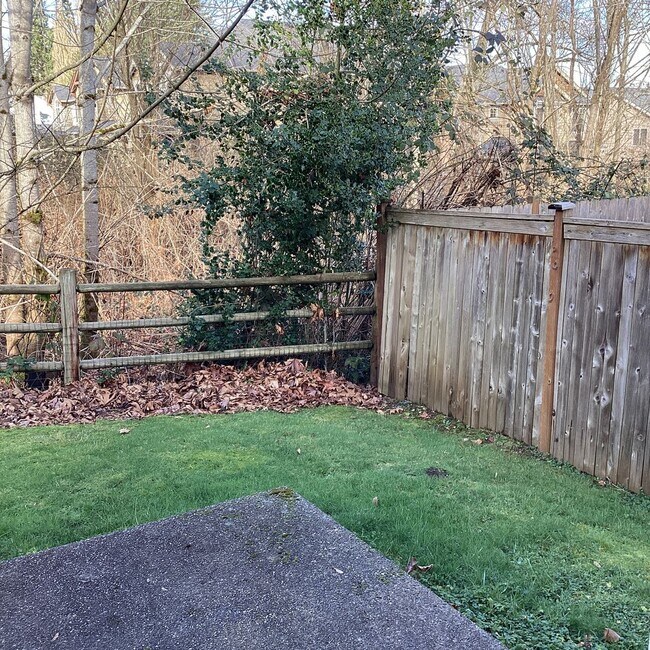 Building Photo - Modern Comfort & Timeless Style in the Heart of Lynnwood