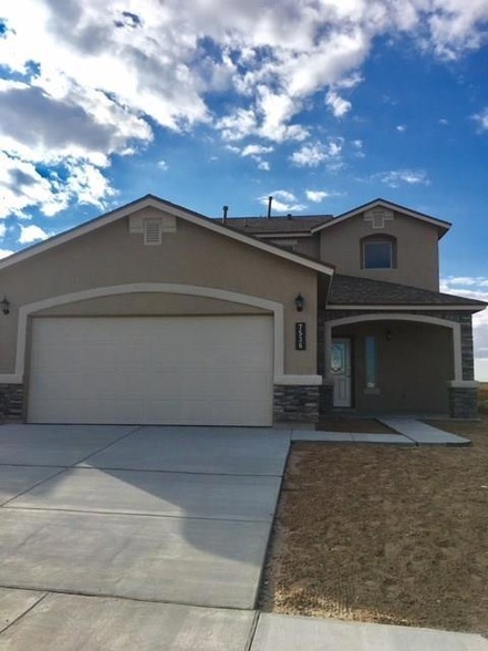 Building Photo - 7536 Wolf Creek Dr