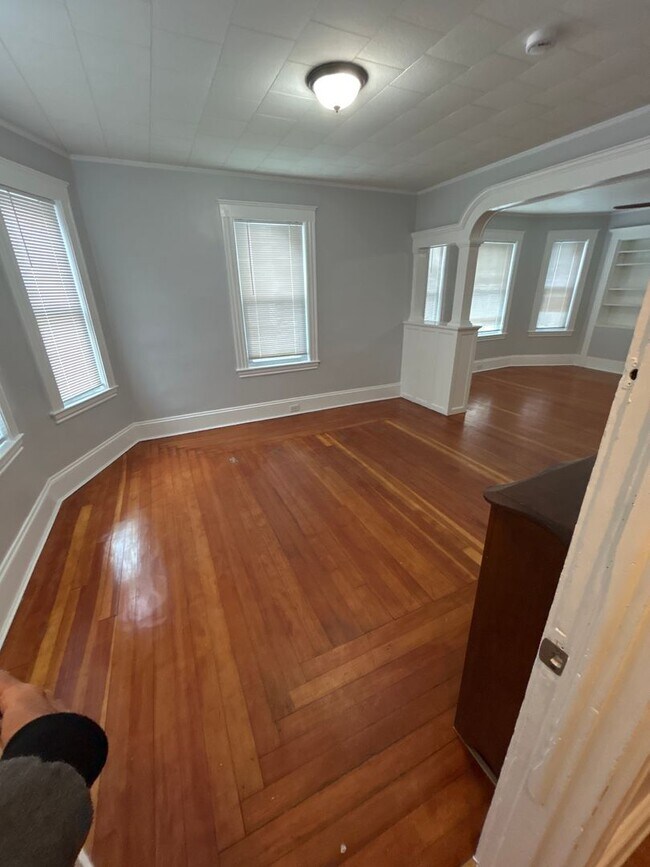 Building Photo - 41-43 Bruce Street