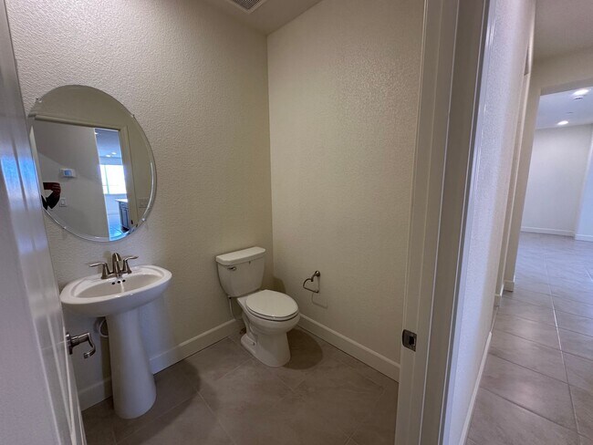 Building Photo - Gorgeous 5 Ridges Home with Spectacular Mountain Views!