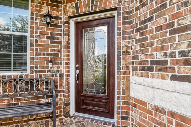 Building Photo - 2135 Waterford Park St